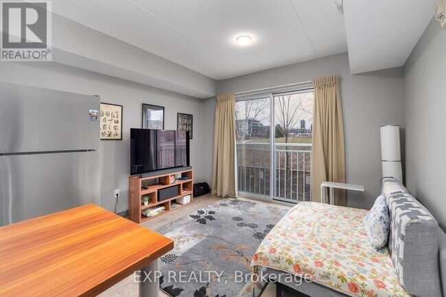 Photo - 321 Spruce St Unit 211