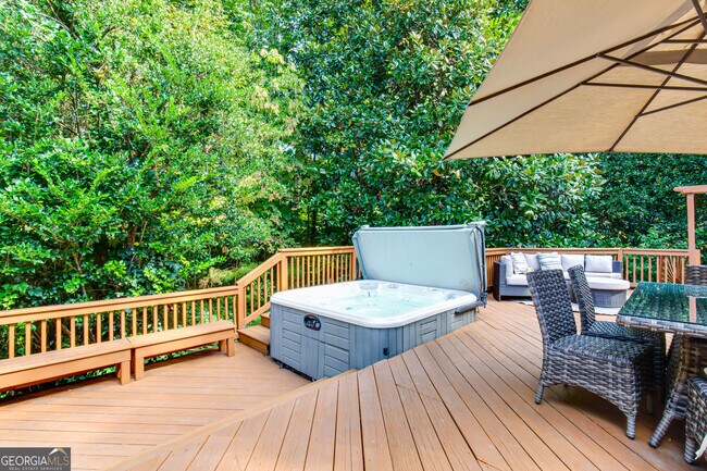 485 Riverside Pkwy