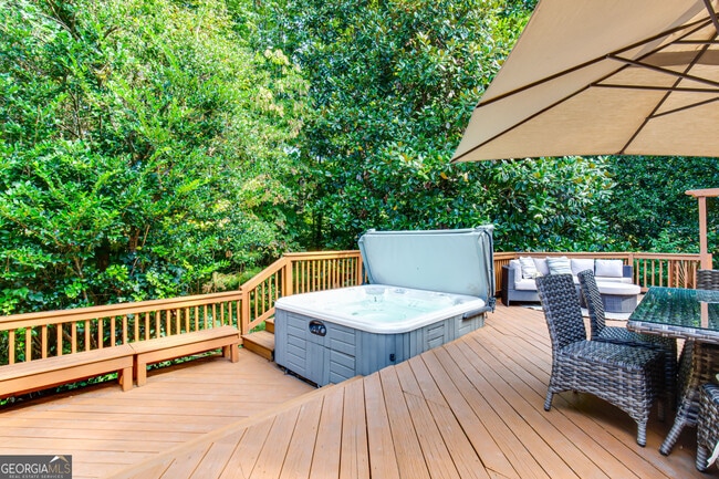 Photo - 485 Riverside Pkwy