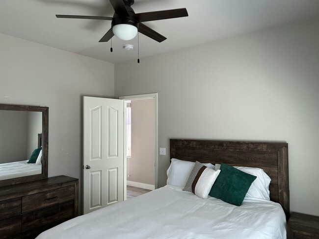 Photo - 4366 Strathmore Pl