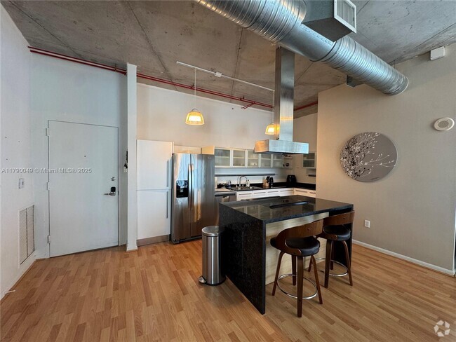 Building Photo - 10 SW South River Dr Unit 1603 Rental