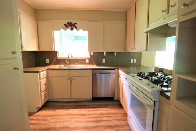 Photo - 880 Morning Glory Dr