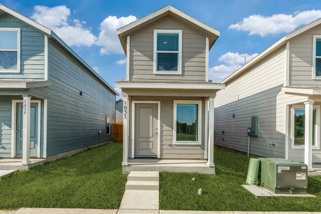 Photo - 1037 Bishop Creek Dr