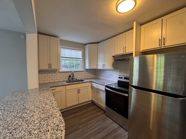 Photo - 1715 Perry St