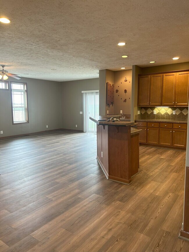 Photo - Charming Townhome!!