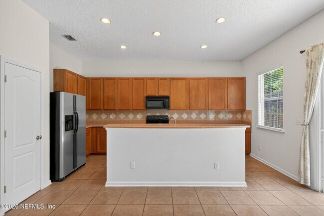 872 Collinswood Dr W