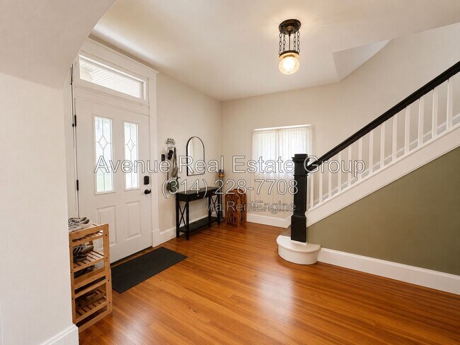 Photo - 6575 Scanlan Ave