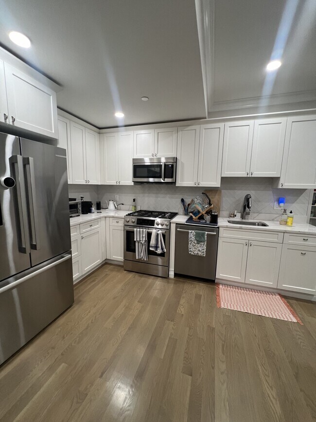 18 Mount Hood Rd