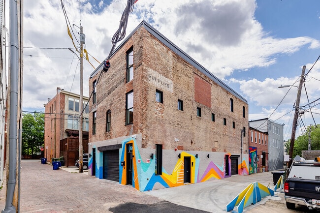 Building Photo - Trenton Art Garage Rental