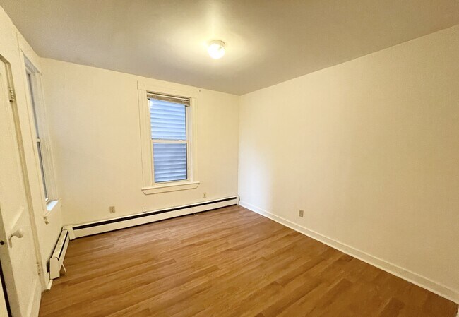 Photo - 1572 Tremont St
