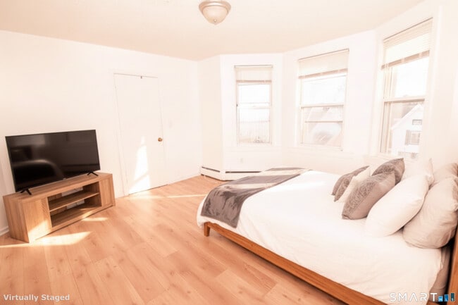 Photo - 117 Lamberton St