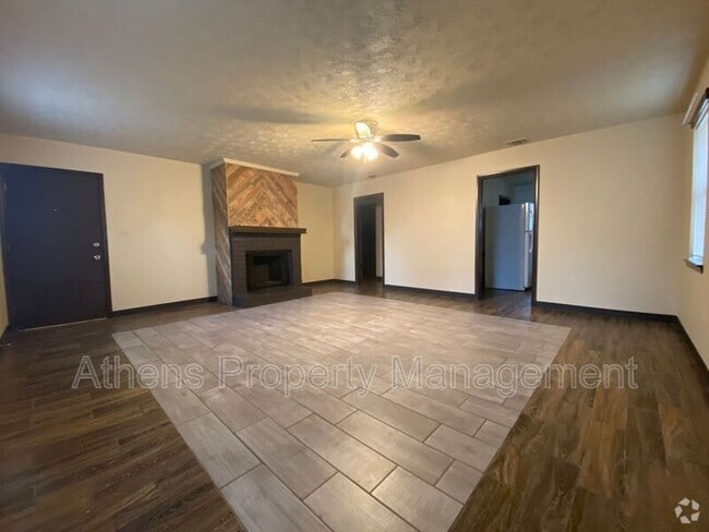 Building Photo - 1083 Kings Mill Run N Rental