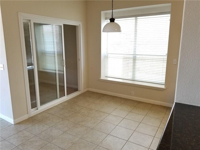 Photo - 3526 Shiraz Loop