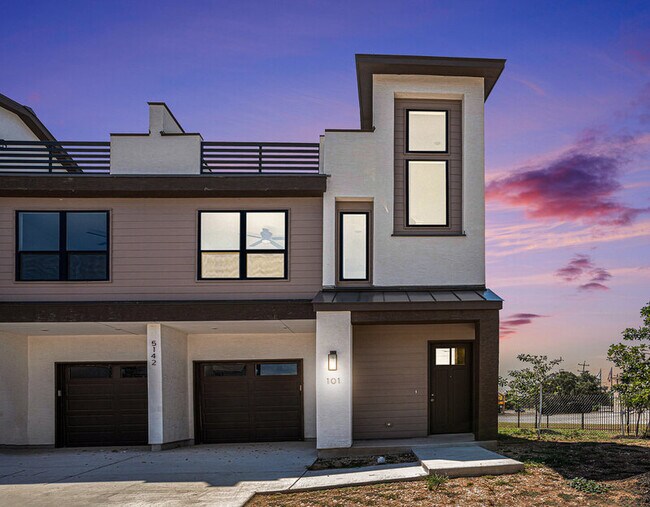 Photo - 5142 Kelwood St Townhome