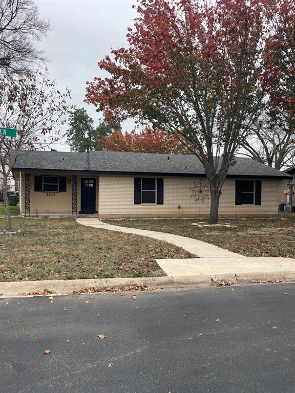 Photo - 300 Evergreen Cir