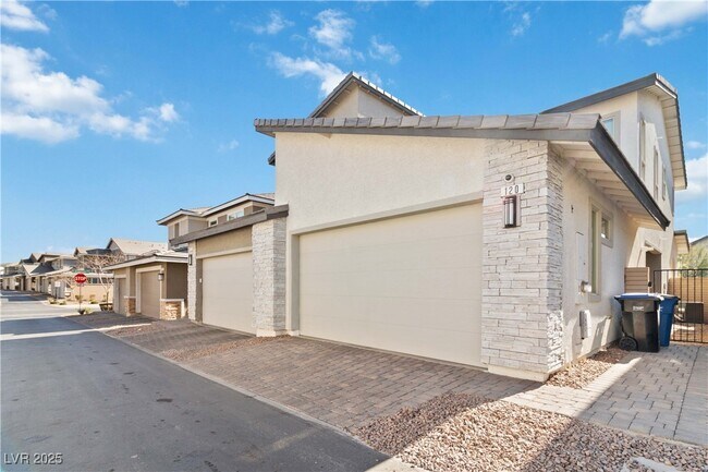 Photo - 120 Corretto Corner Ave