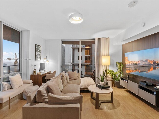 Photo - 1010 SW 2nd Ave Unidad 1908