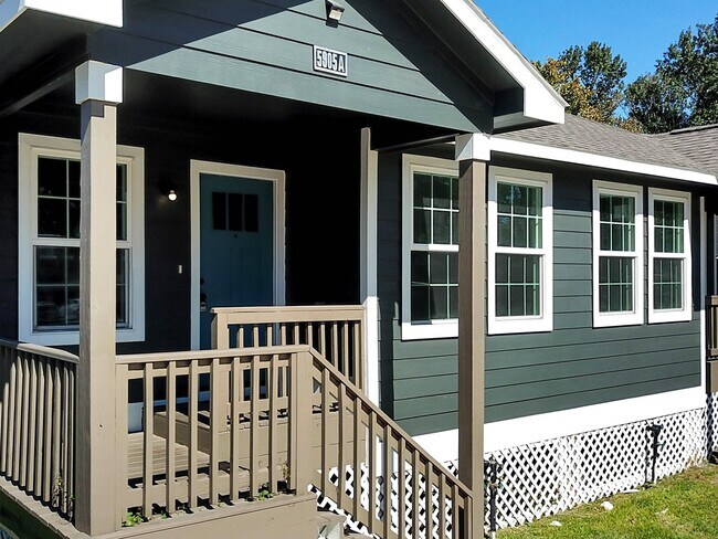 Photo - 5905 Woodview Dr