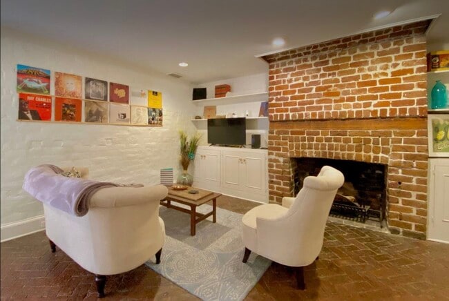 Front parlor - 207 W Jones St Unit Garden Apartment A