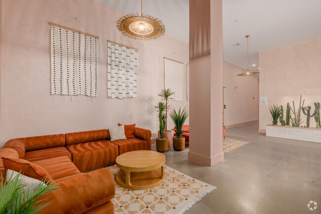 Lobby Lounge - Iron Rose