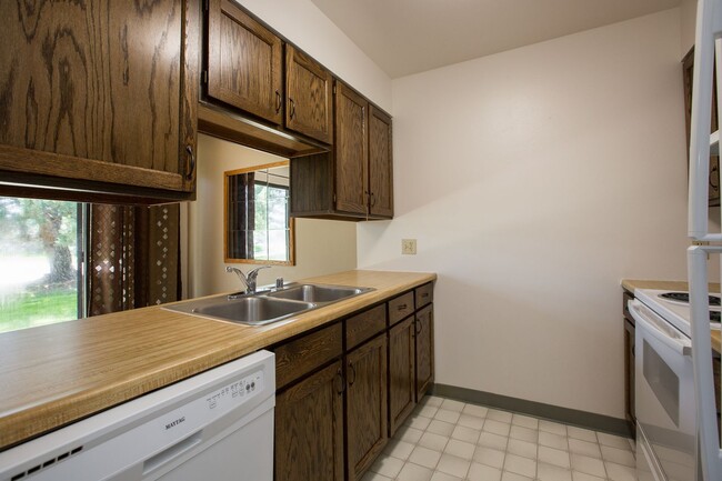 Photo - 512 E Monroe Dr Apartment Unit 512 E Monroe Dr D415