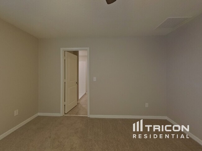 Photo - 10015 RoseMary Leaf Ln