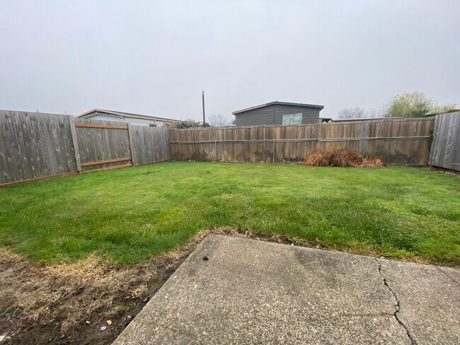 Photo - 625 NW Fenton St Unit 625