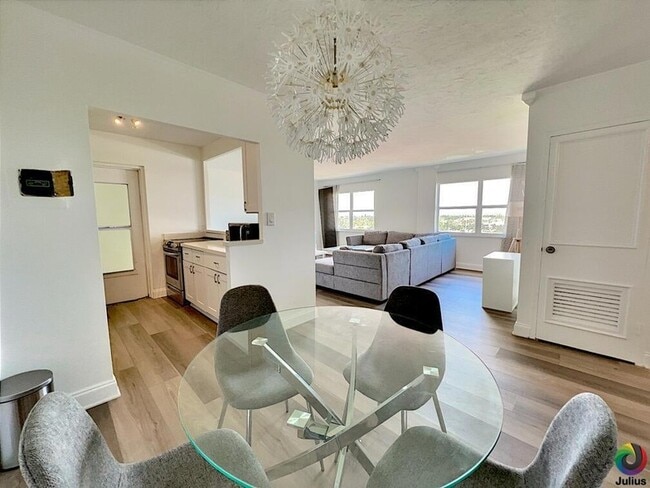 Photo - 2555 NE 11th St Unidad 809