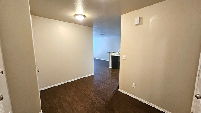 Photo - Super Location- 3 Bed-2.5 Bath