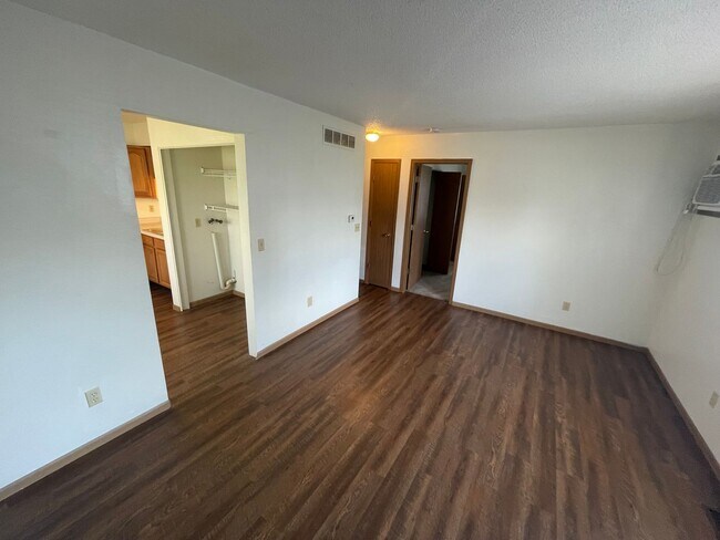 Photo - 809-809-1/2 20th Ave Unidad 809