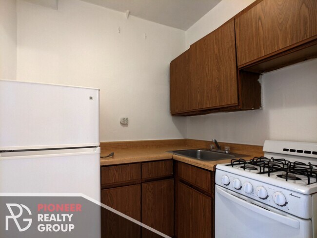 Photo - 711 W Belmont Ave Unit 511