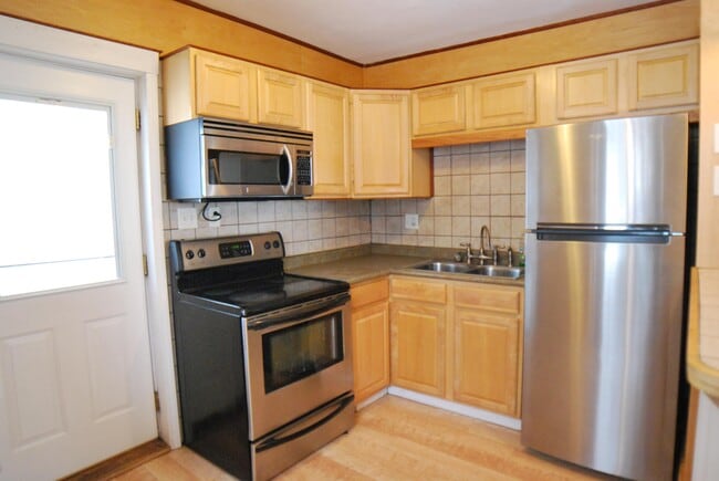 Photo - 655 36th St NE