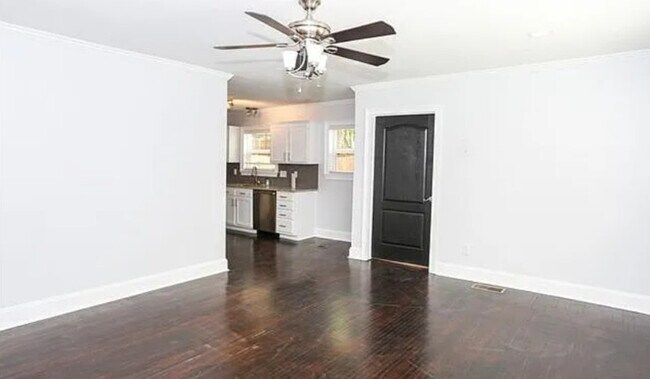 Photo - 1001 Lunsford Pl