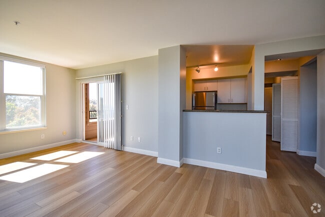 Building Photo - 8400 Oceanview Ter Unit 308 Rental