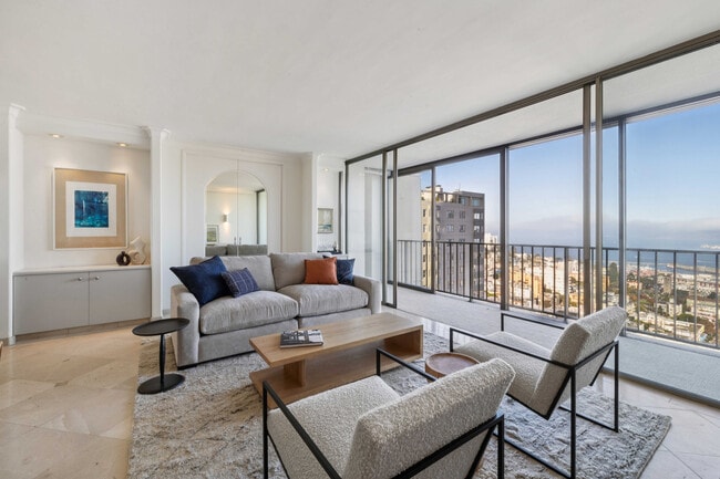 Building Photo - 999 Green St Unit 1403