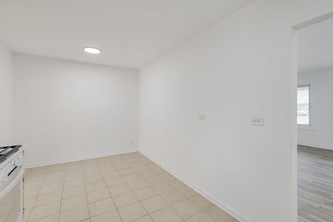 Photo - 533 Redwood Rd