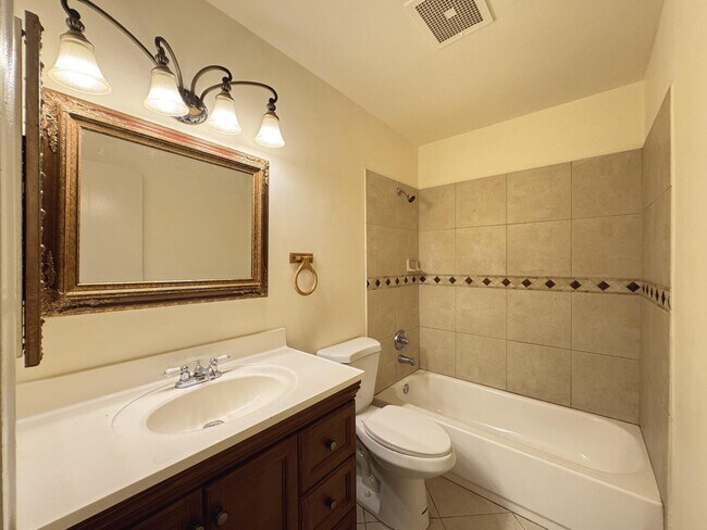 Photo - 1900 Palmland Dr