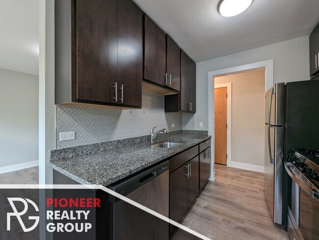 Photo - 520 W Surf St Unit 4