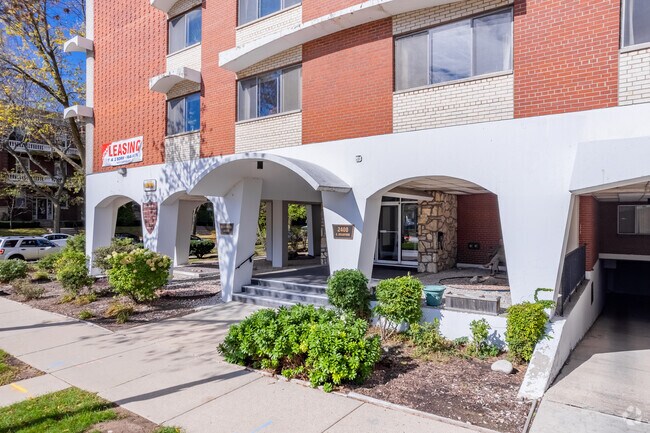 Entrada - Bradford Arms