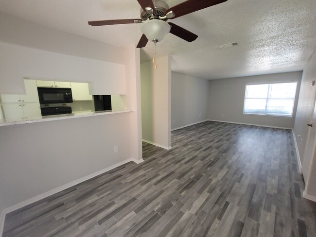 B2 Classic Dining and Living Room - Bedford Oaks Apartments