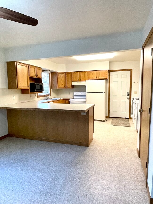 Photo - 1509 Manor Ln