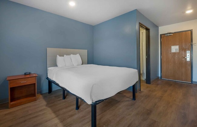 Photo - Furnished Studio-Springdale