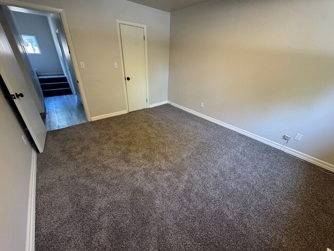 Photo - (935) Western Blvd - 3 Bedroom / 2 Bathroom Duplex Home - Updated Unit 1325