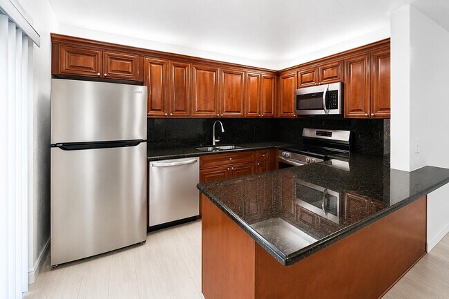 Photo - 331 Lake Arbor Dr