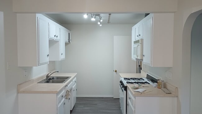 Photo - 8192 Whitaker St