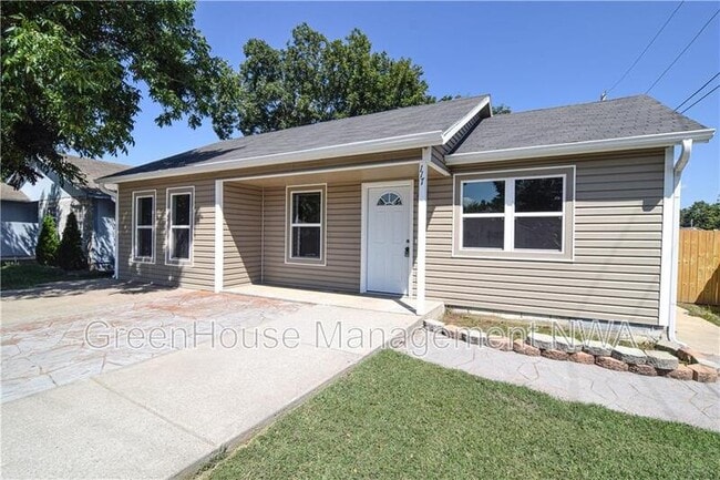 Building Photo - 117 E Veterans Pkwy