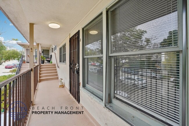 Photo - 3828 Carolina Street