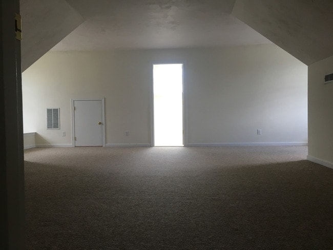 Master Suite - 24 Spring Bars Rd Unit 3C