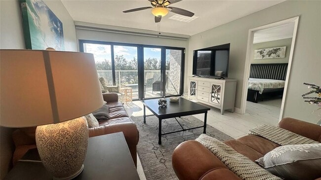 Photo - 1401 N Riverside Dr Unit 603