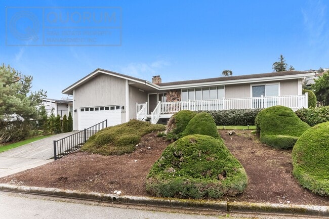 Building Photo - Beautiful 4 Bed 2 Bath House